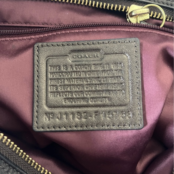 Classic Coach Bag - Picture 4 of 4